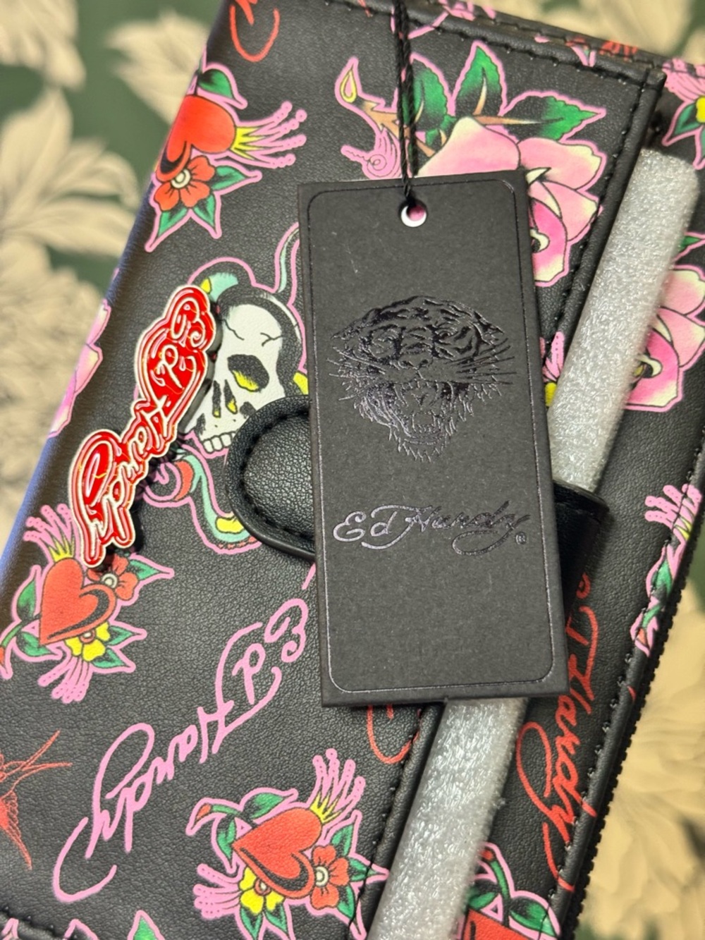 Ed Hardy Black Floral Skull Wristlet Clutch with Pink & Red Accents NWT - Picture 2 of 7